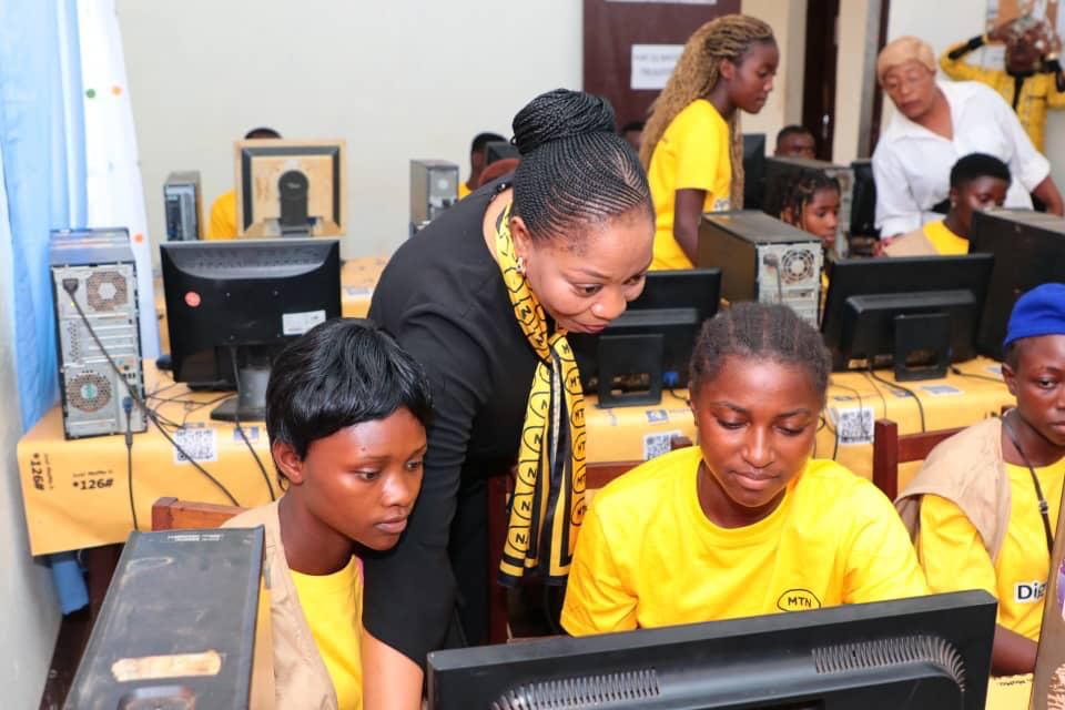 MTN Cameroon souffle ses 25 bougies en investissant dans la jeunesse numérique